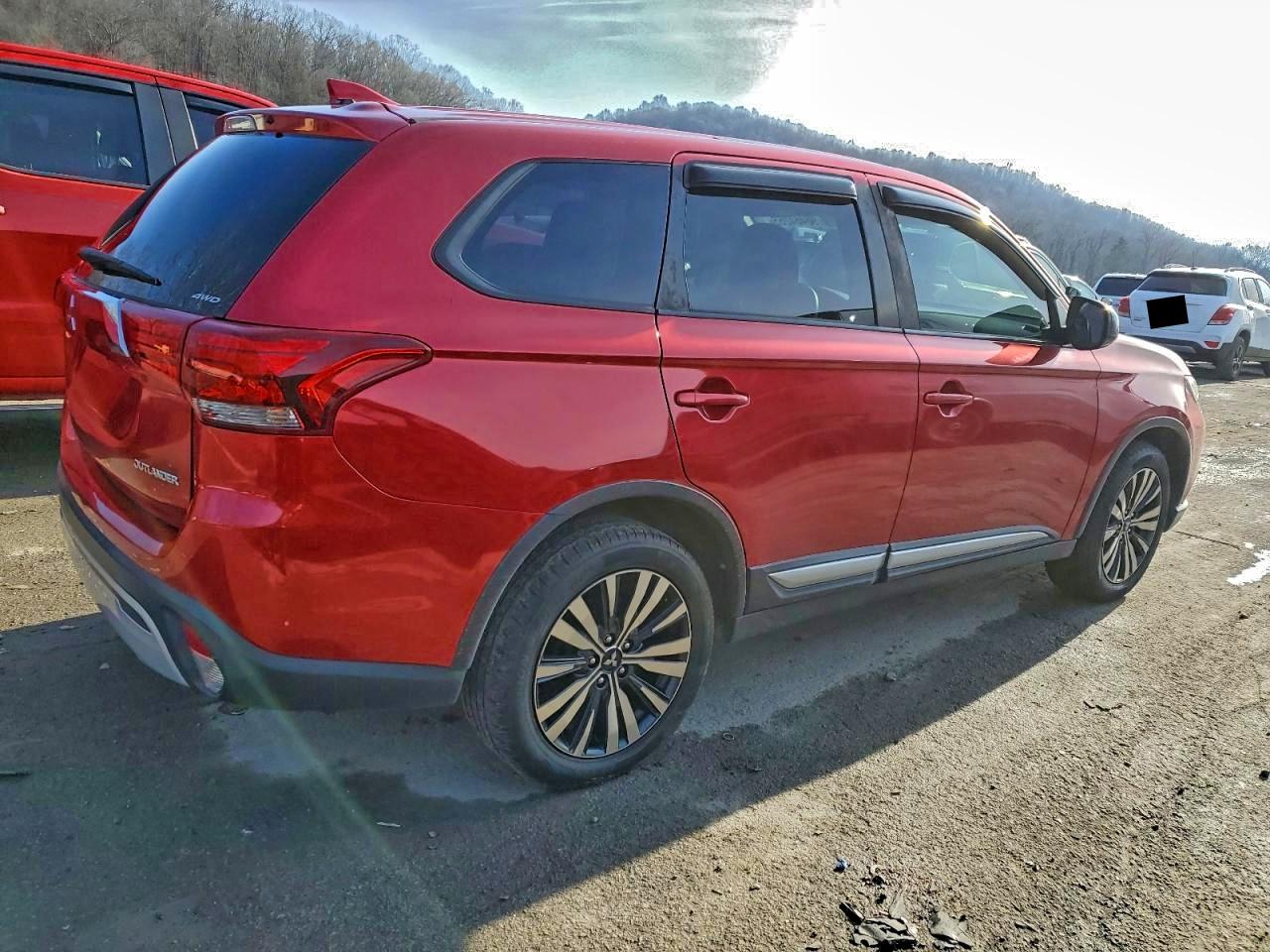 2019 MITSUBISHI OUTLANDER SE photo 3