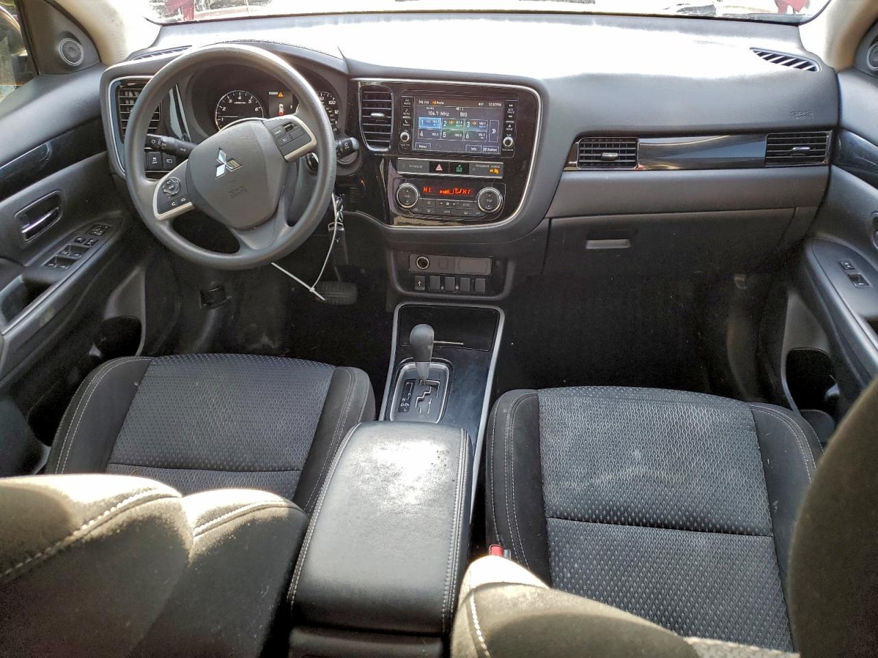 2019 MITSUBISHI OUTLANDER SE photo 8
