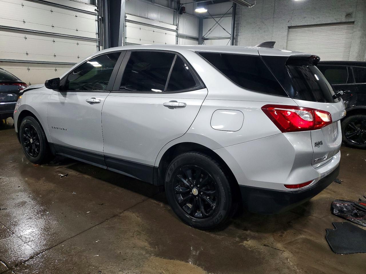 2020 CHEVROLET EQUINOX LS photo 2
