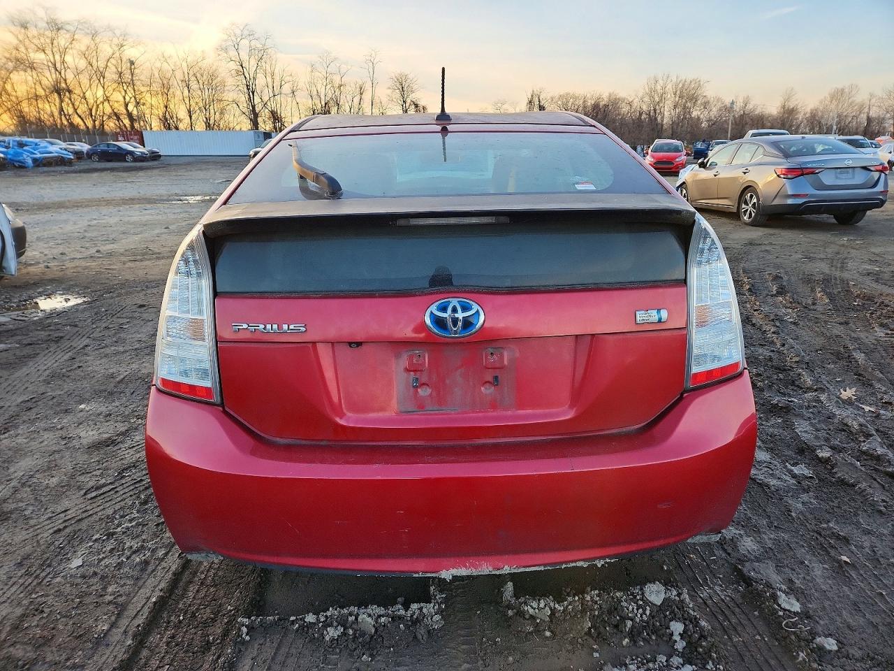 2010 TOYOTA PRIUS photo 6