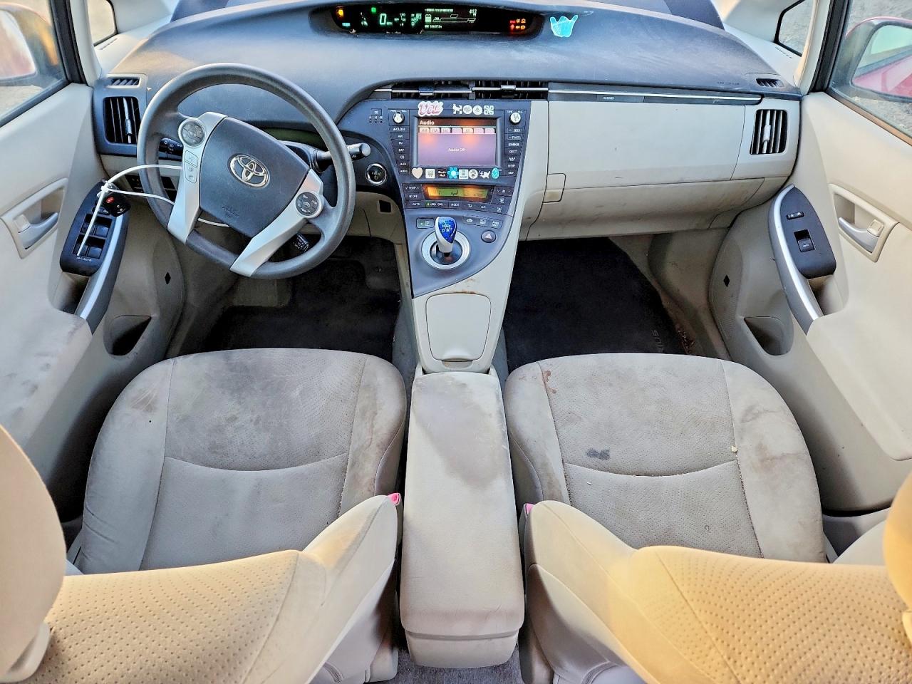 2010 TOYOTA PRIUS photo 8