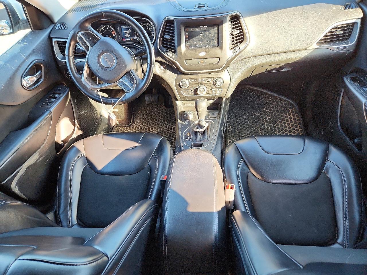 2019 JEEP CHEROKEE LATITUDE PLUS photo 8