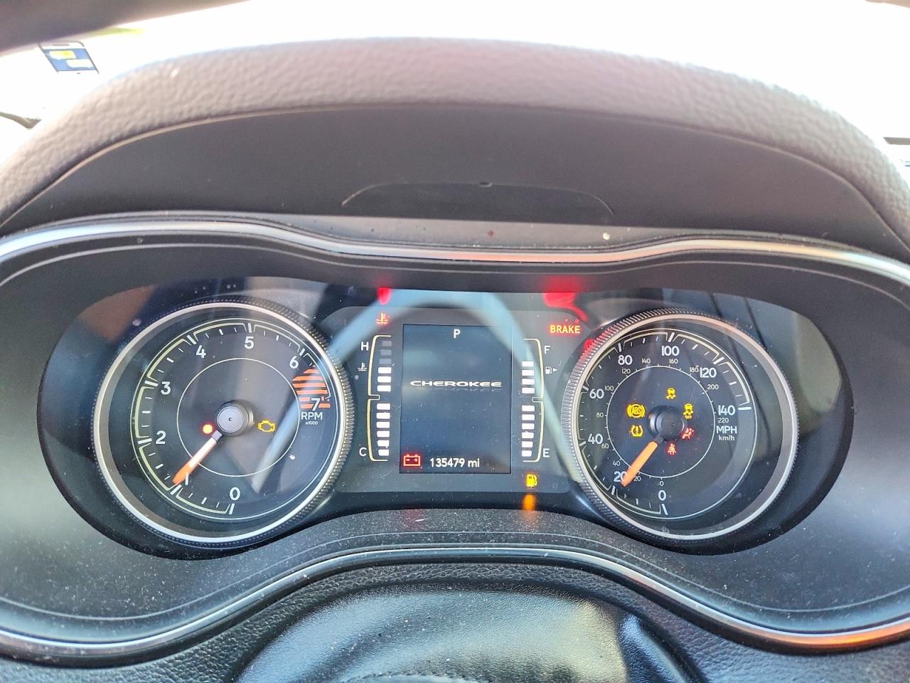 2019 JEEP CHEROKEE LATITUDE PLUS photo 9