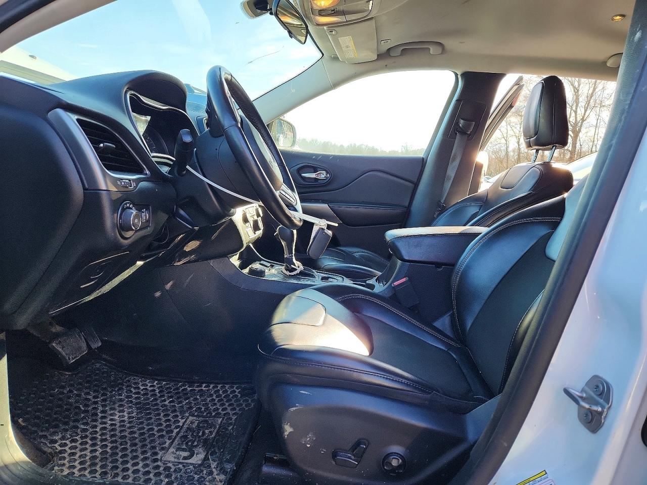 2019 JEEP CHEROKEE LATITUDE PLUS photo 7