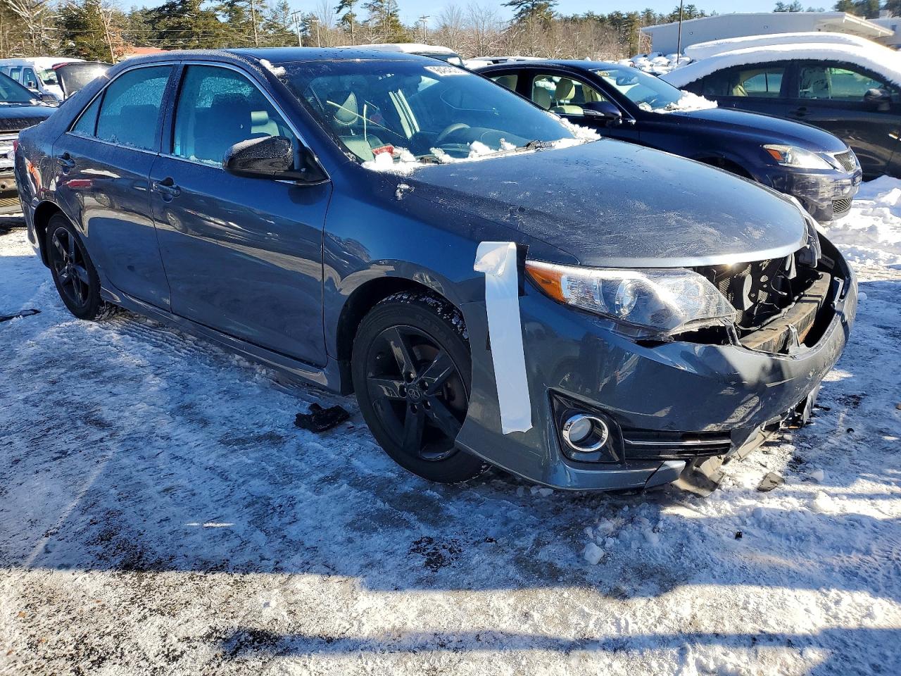 2014 TOYOTA CAMRY L photo 10