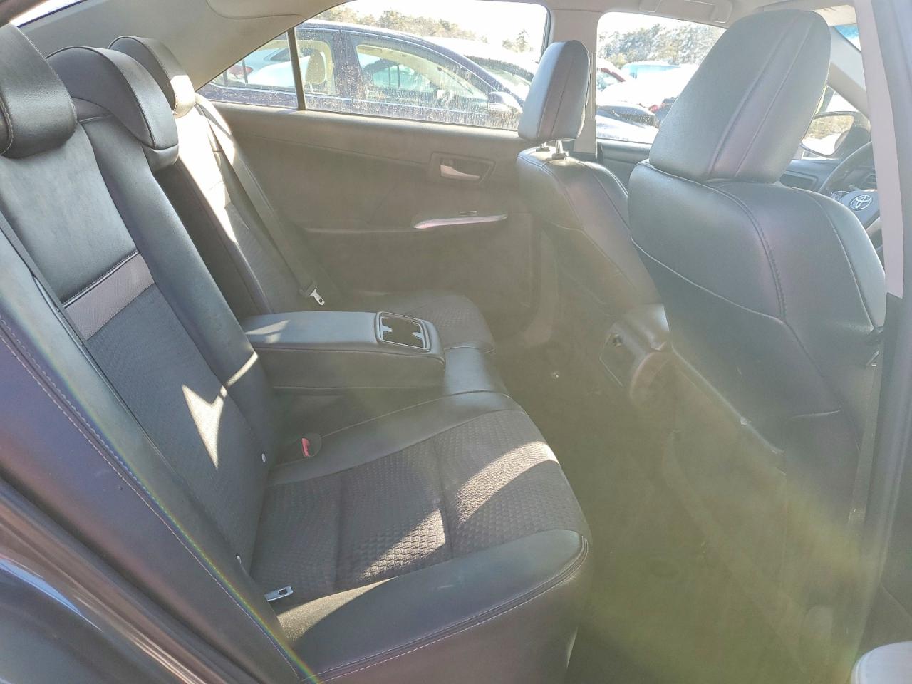 2014 TOYOTA CAMRY L photo 28