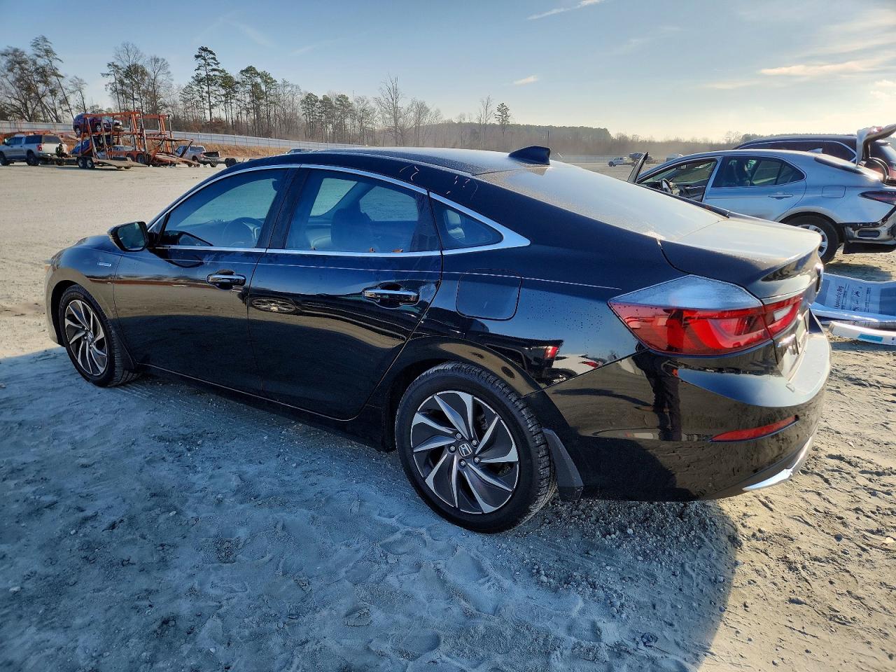 2019 HONDA INSIGHT TOURING photo 2