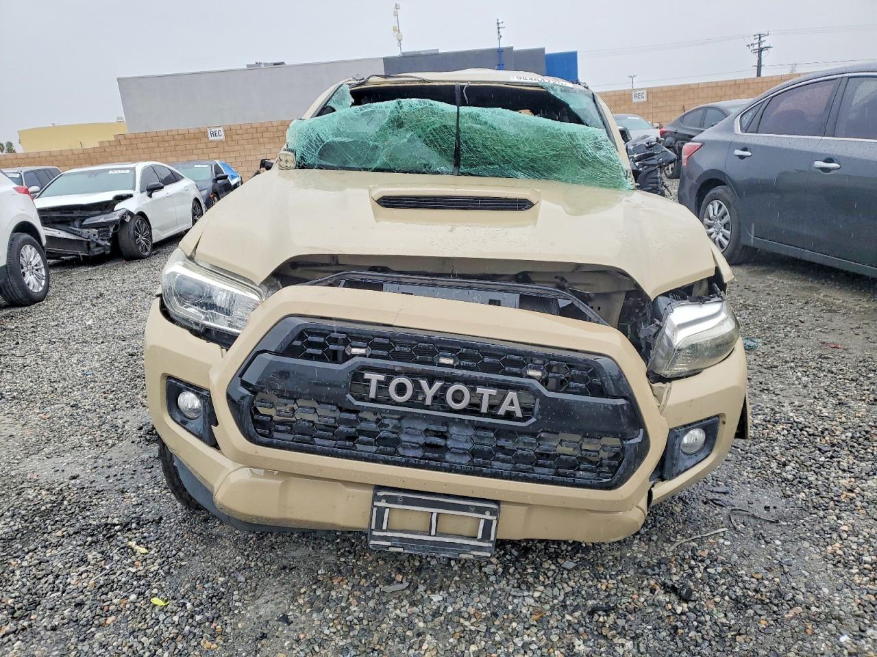 2017 TOYOTA TACOMA TRD SPORT photo 5