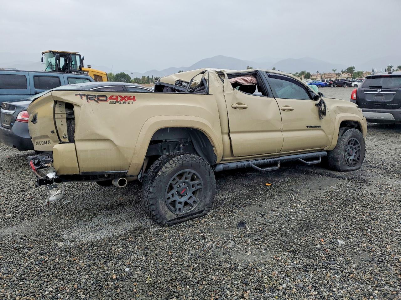 2017 TOYOTA TACOMA TRD SPORT photo 3