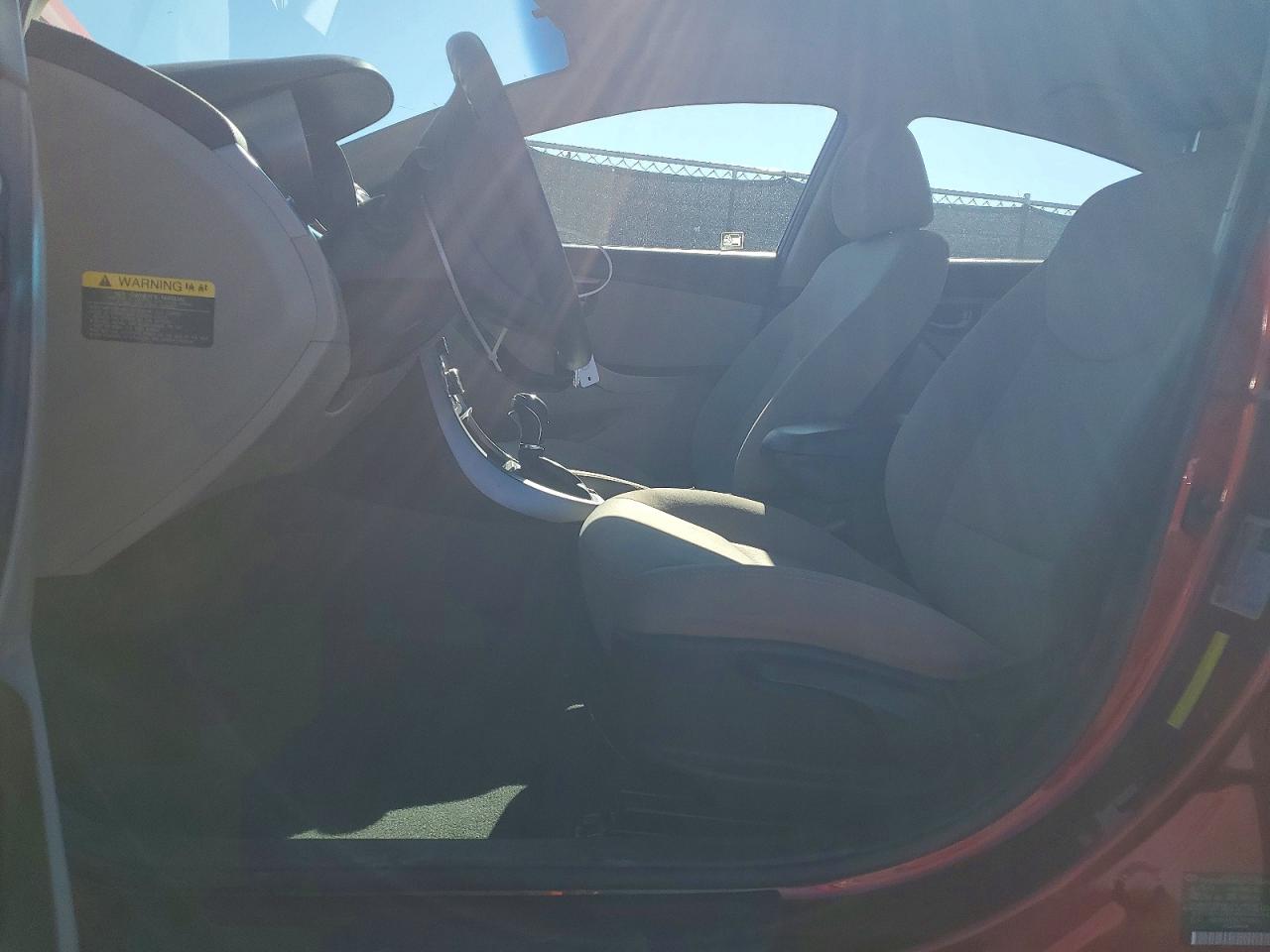 2014 HYUNDAI ELANTRA SE photo 7
