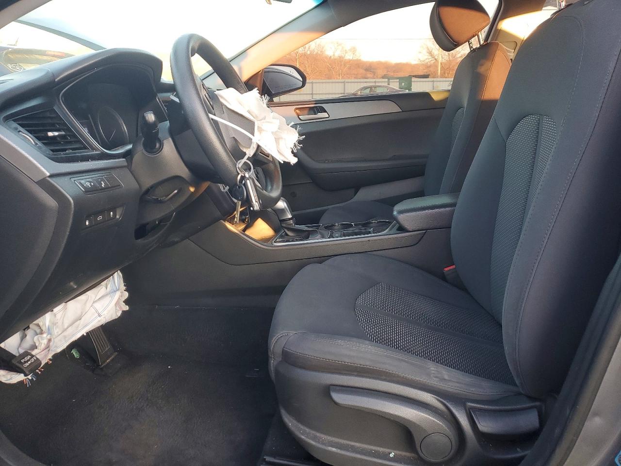 2018 HYUNDAI SONATA SE photo 7