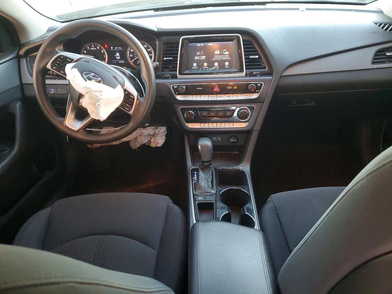2018 HYUNDAI SONATA SE photo 8