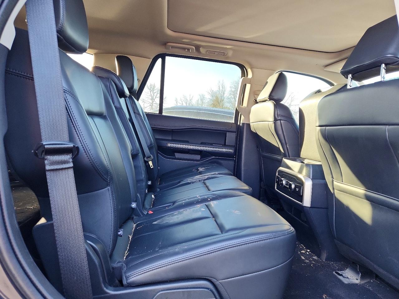 2024 FORD EXPEDITION XLT photo 11