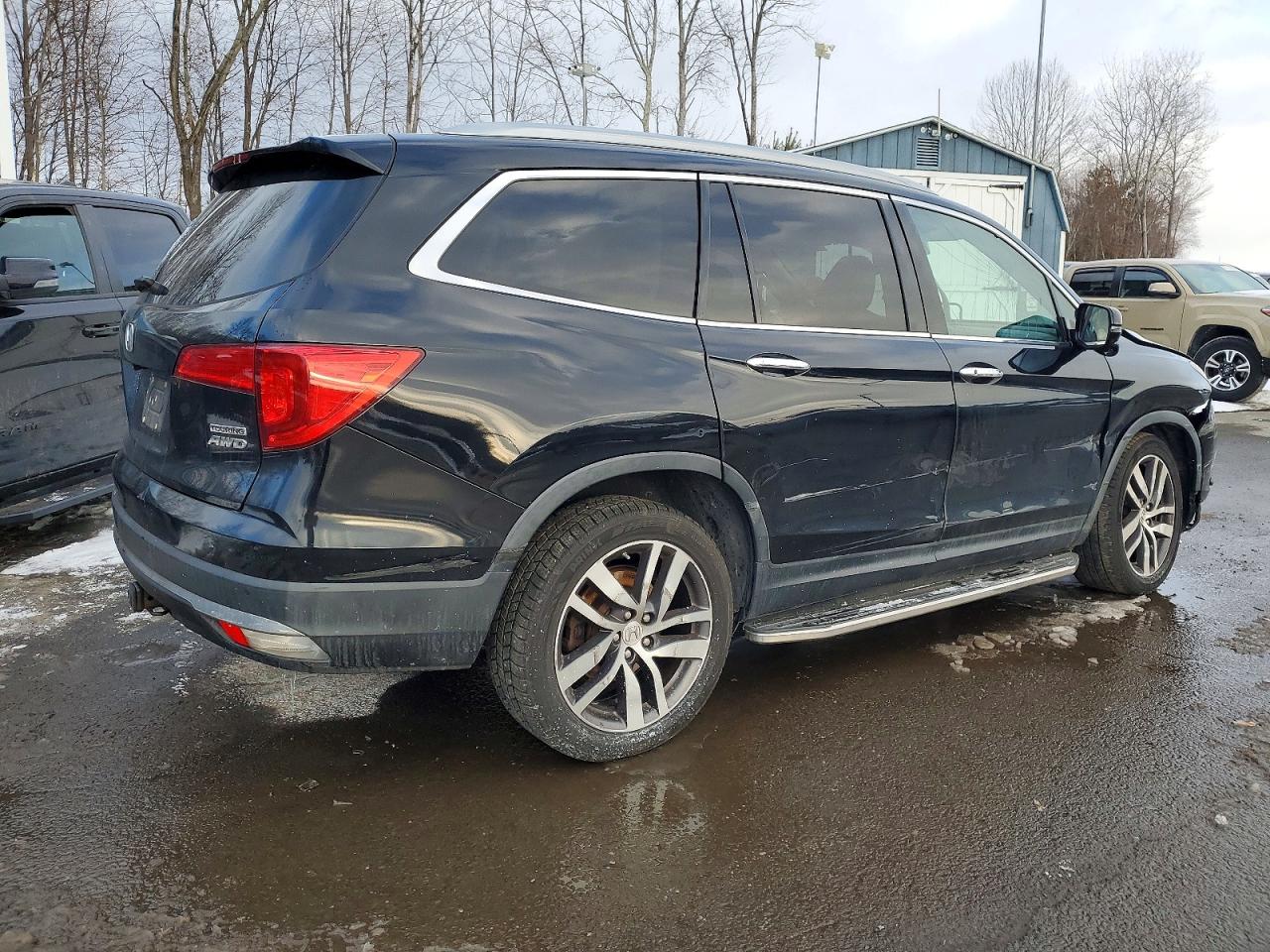 2016 HONDA PILOT TOURING photo 3