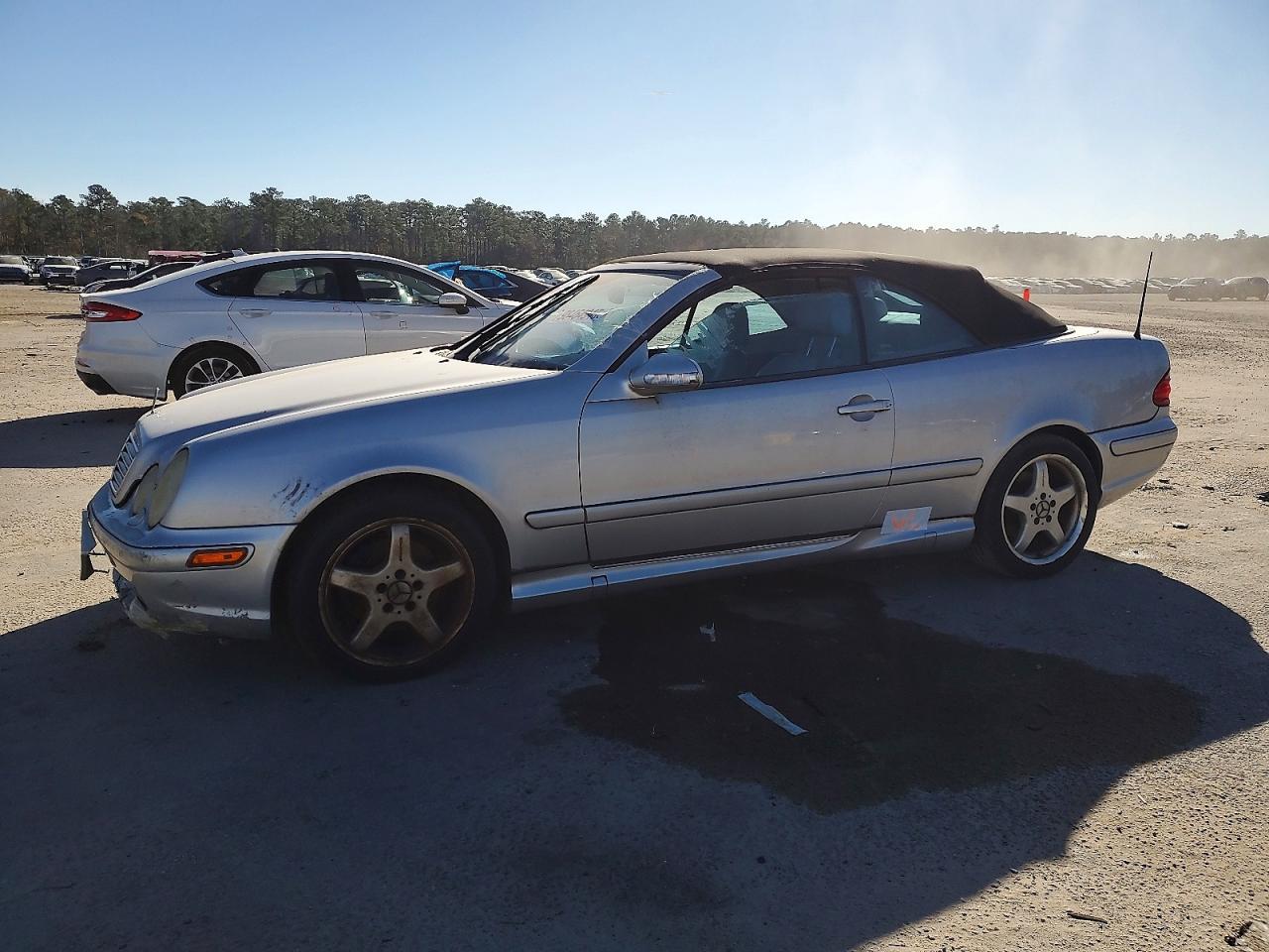 2003 MERCEDES-BENZ CLK