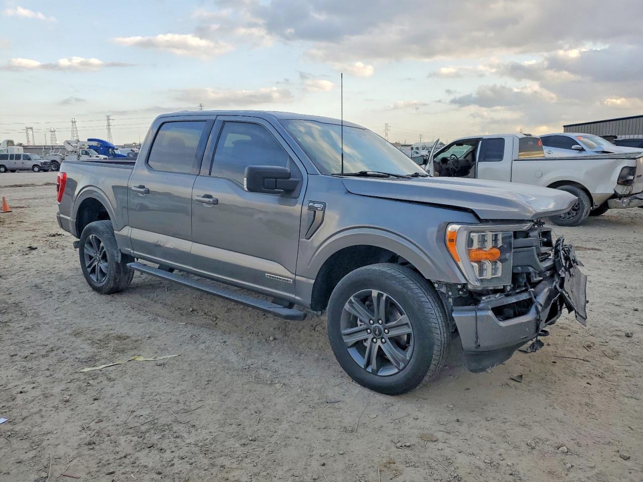 2023 FORD F150 SUPERCREW photo 4