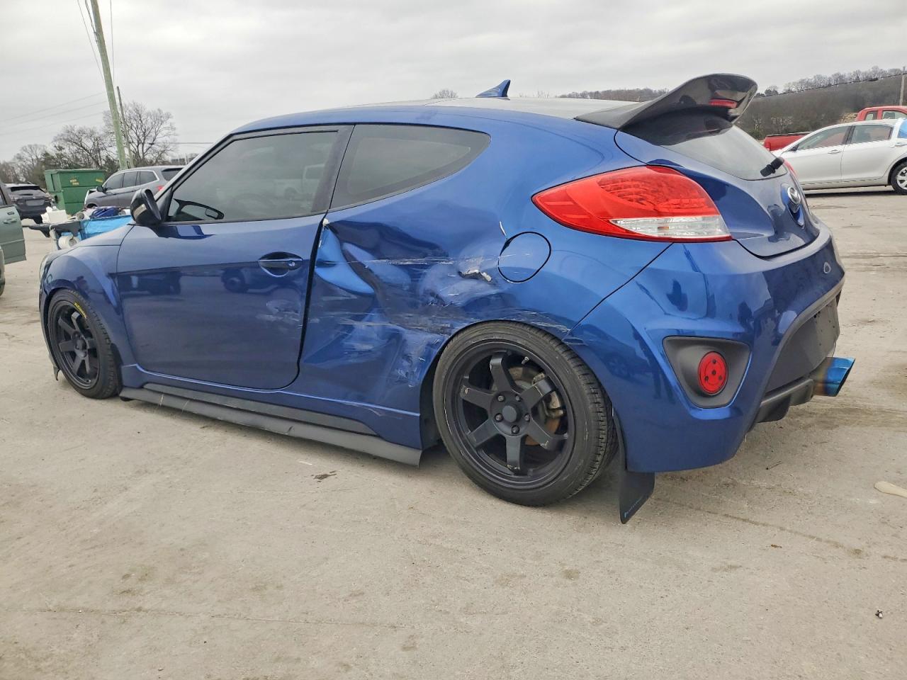 2016 HYUNDAI VELOSTER TURBO photo 2