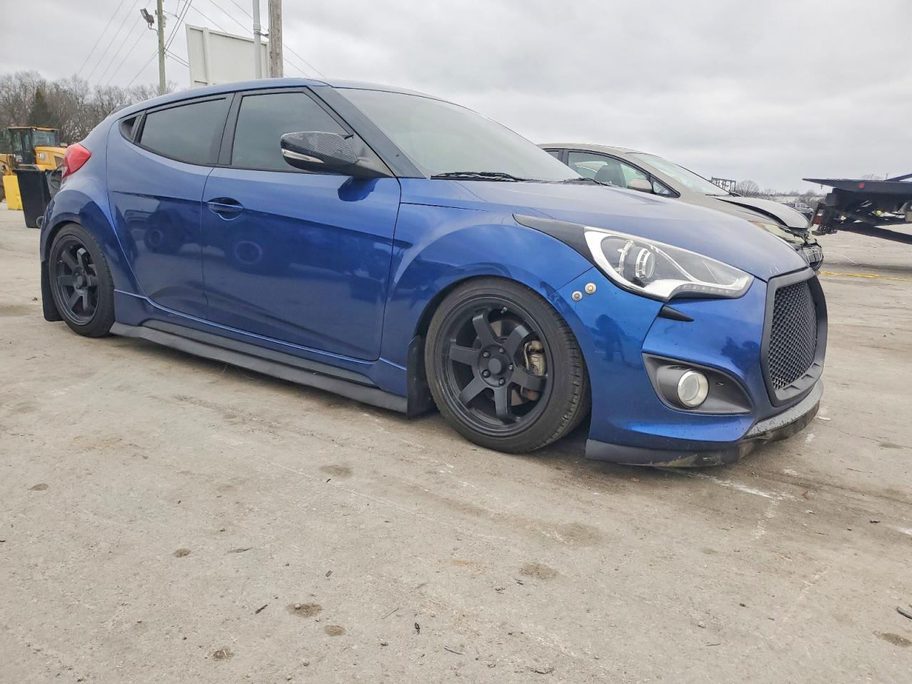 2016 HYUNDAI VELOSTER TURBO photo 4