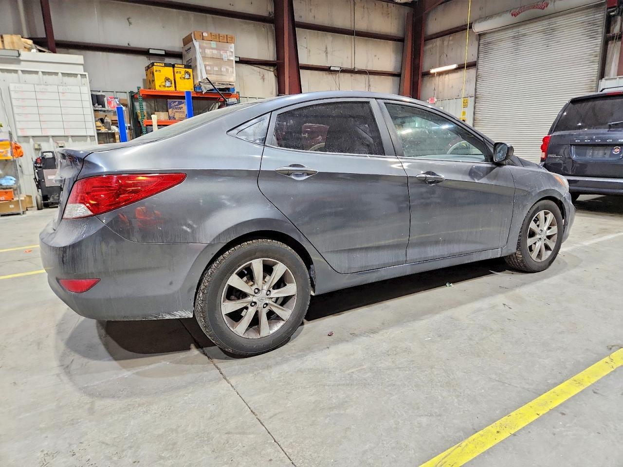 2012 HYUNDAI ACCENT GLS photo 3