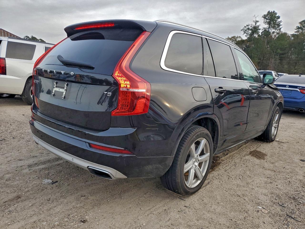2021 VOLVO XC90 T5 MOMENTUM photo 3