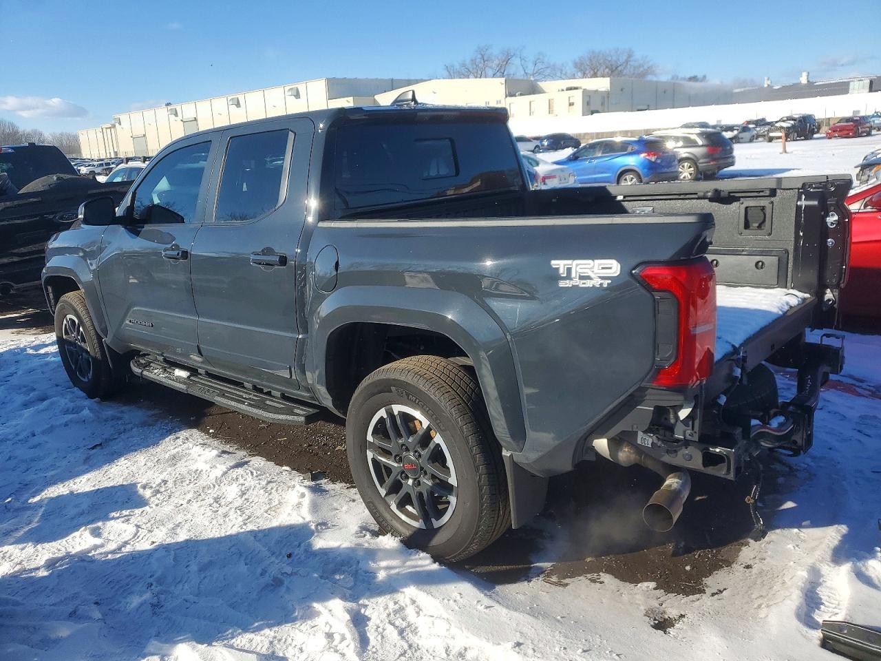 2024 TOYOTA TACOMA DOUBLE CAB photo 2