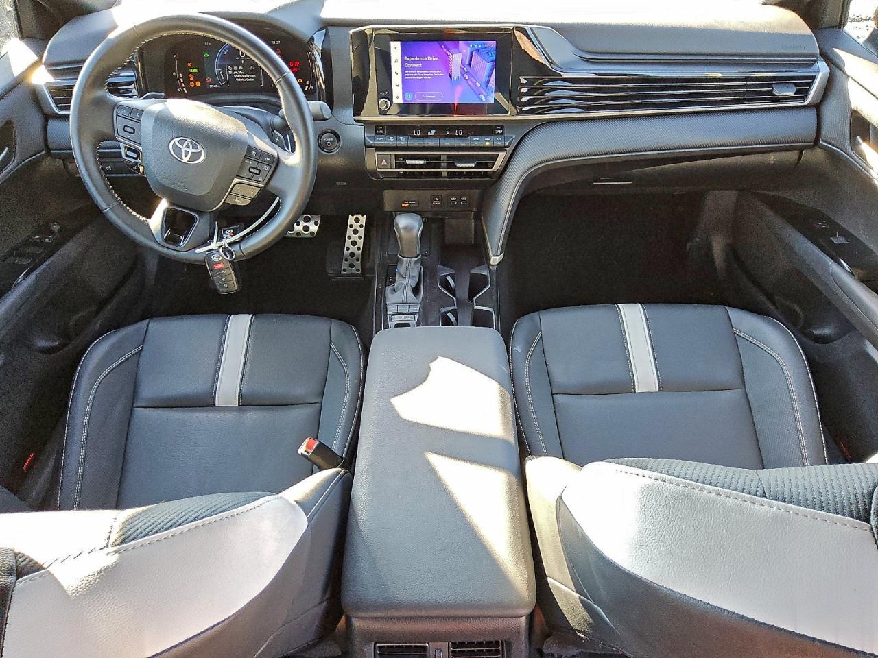 2025 TOYOTA CAMRY XSE photo 8