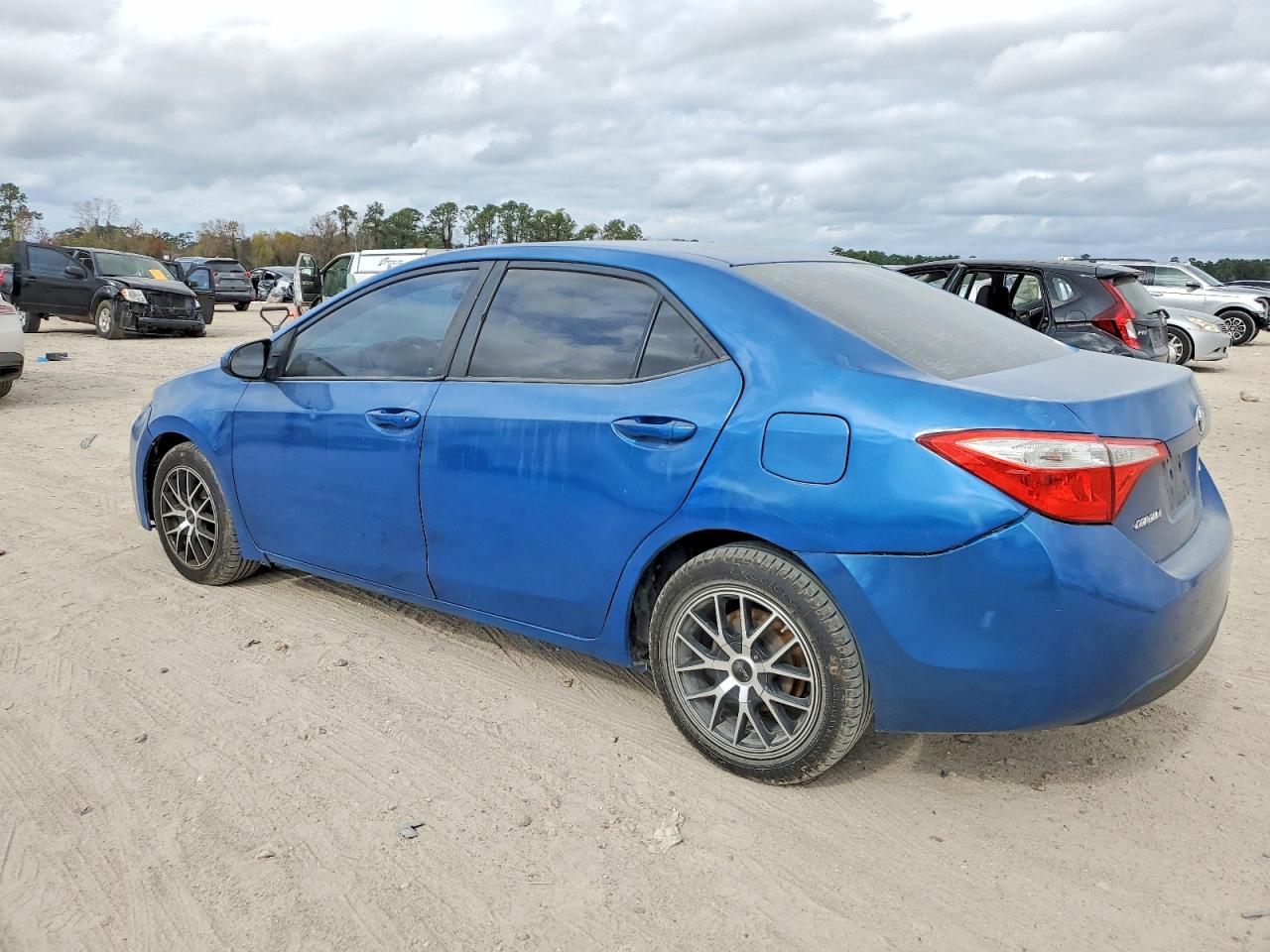 2014 TOYOTA COROLLA L photo 3
