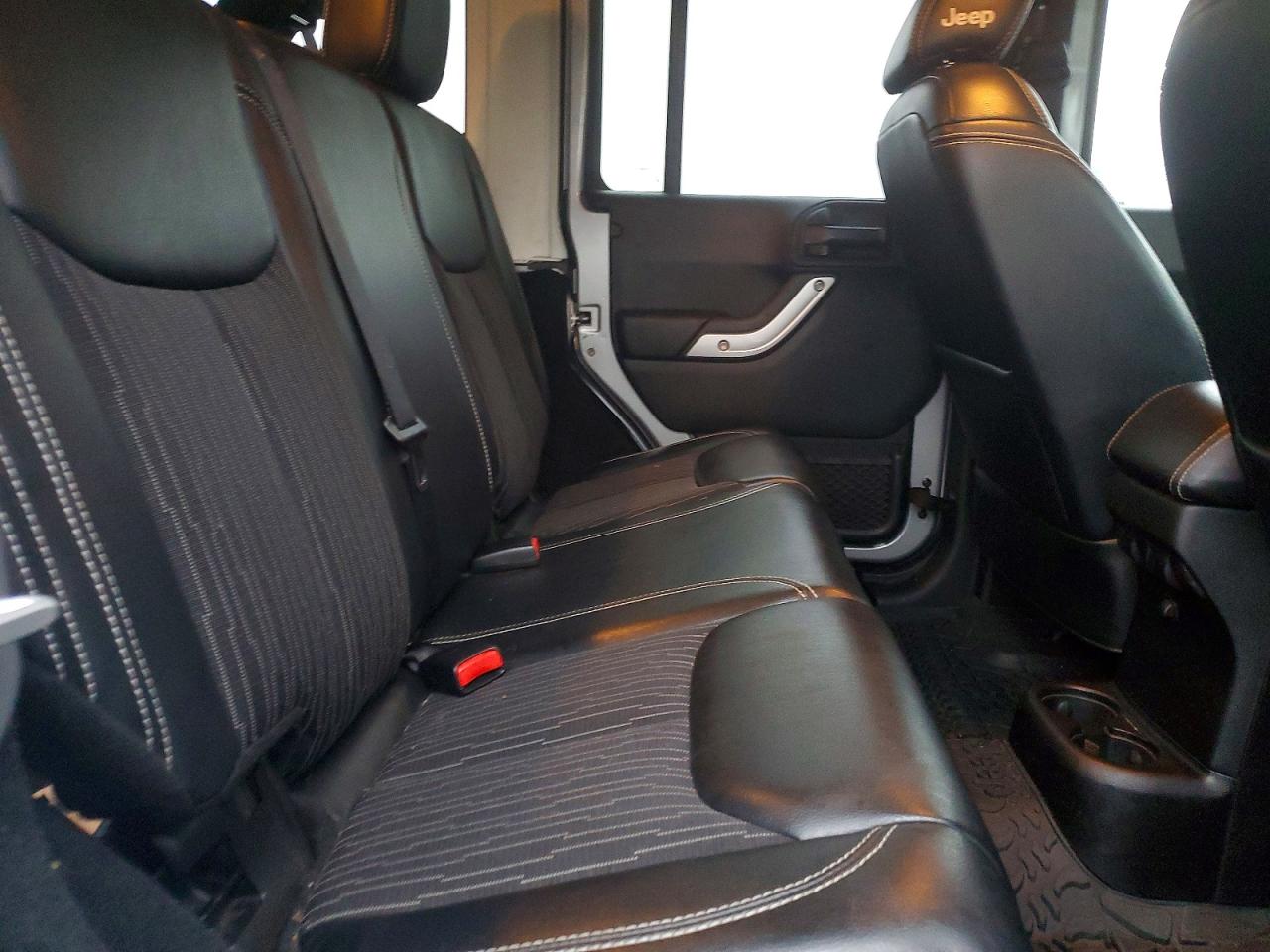 2013 JEEP WRANGLER UNLIMITED SPORT photo 11