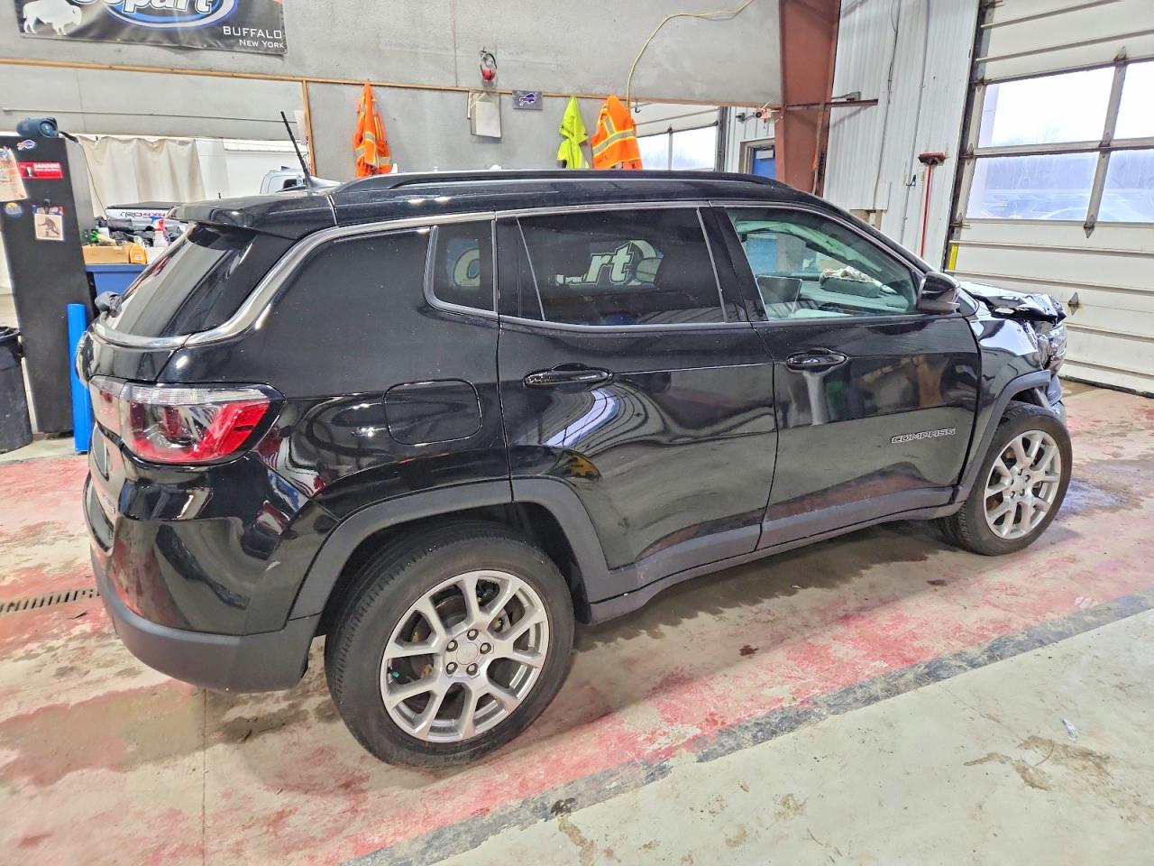 2024 JEEP COMPASS LATITUDE LUX photo 3