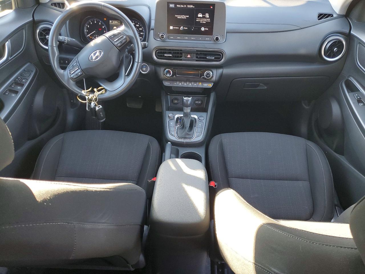 2022 HYUNDAI KONA SEL photo 8