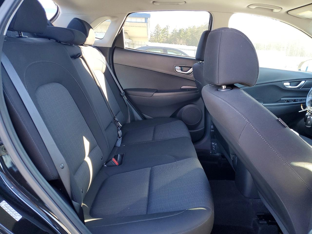 2022 HYUNDAI KONA SEL photo 11