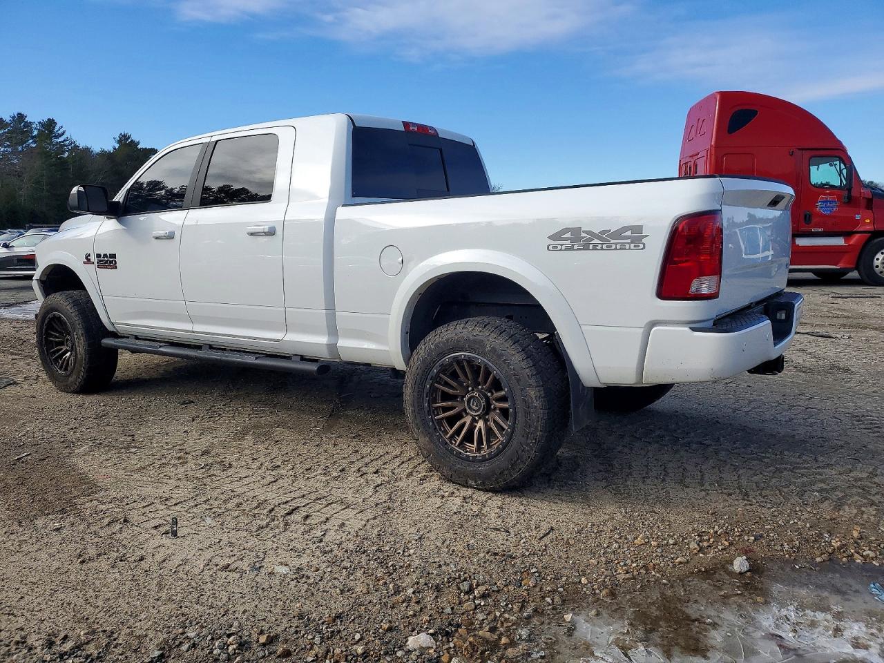 2018 RAM 2500 SLT photo 3