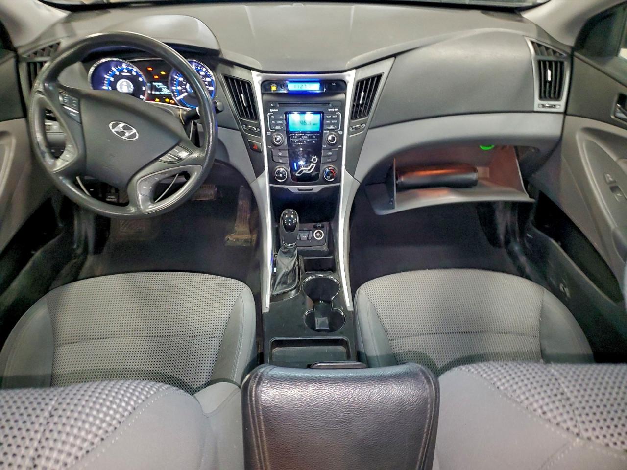 2011 HYUNDAI SONATA GLS photo 8