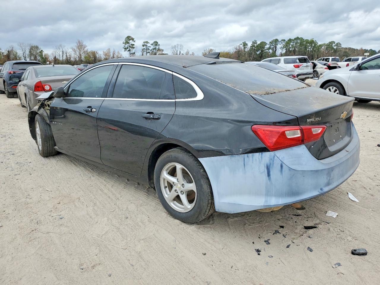2017 CHEVROLET MALIBU LS photo 2