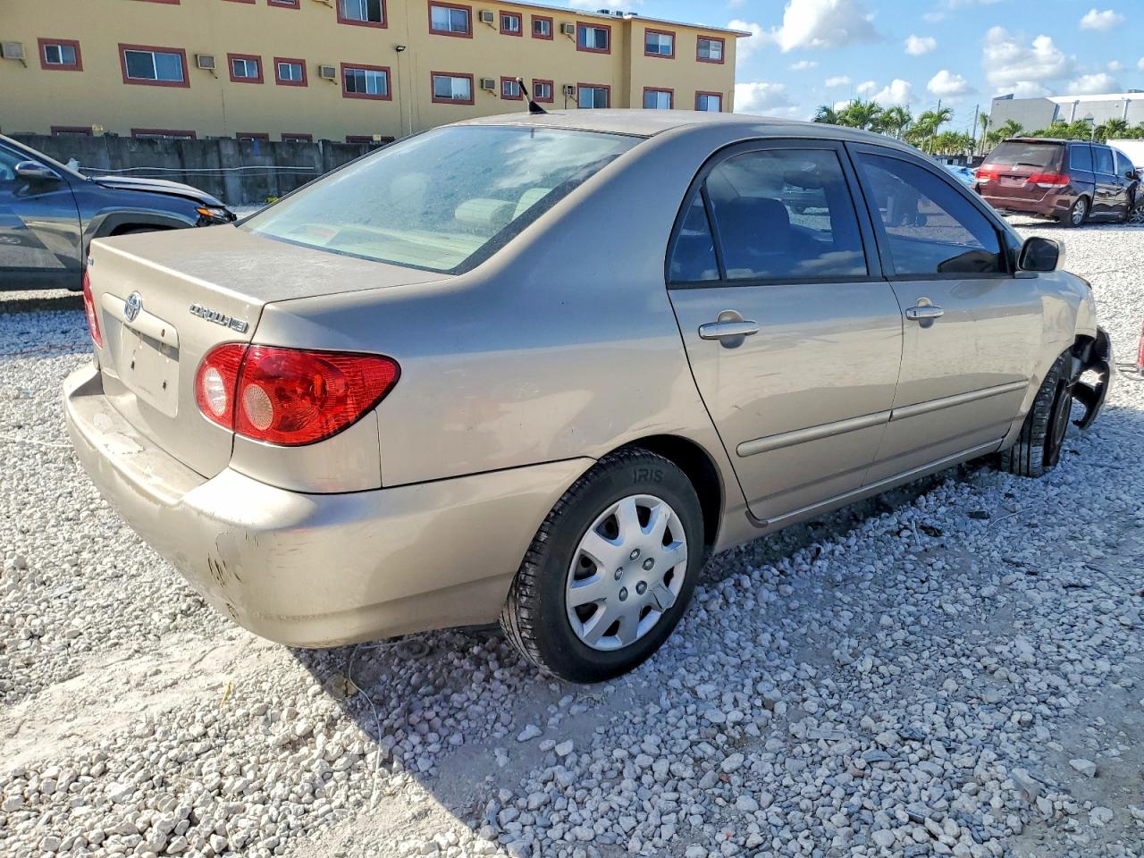 2005 TOYOTA COROLLA CE photo 3