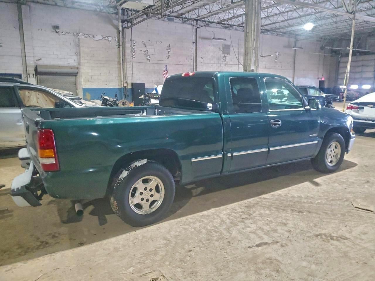 2002 CHEVROLET SILVERADO C1500 photo 7