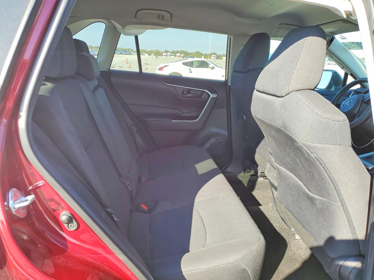 2021 TOYOTA RAV4 LE photo 11