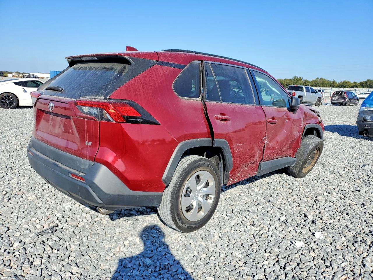 2021 TOYOTA RAV4 LE photo 3