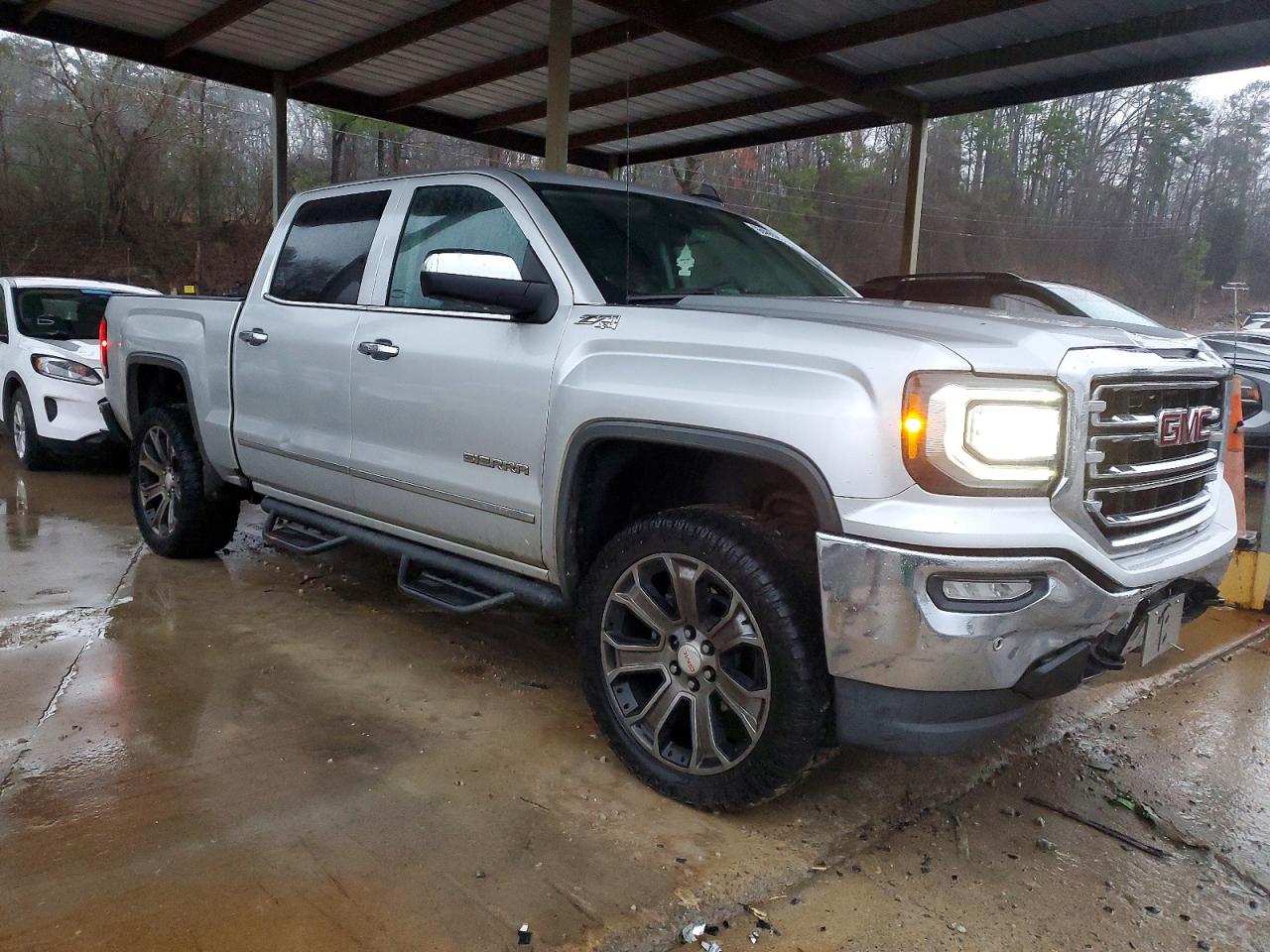 2017 GMC SIERRA K1500 SLT photo 4