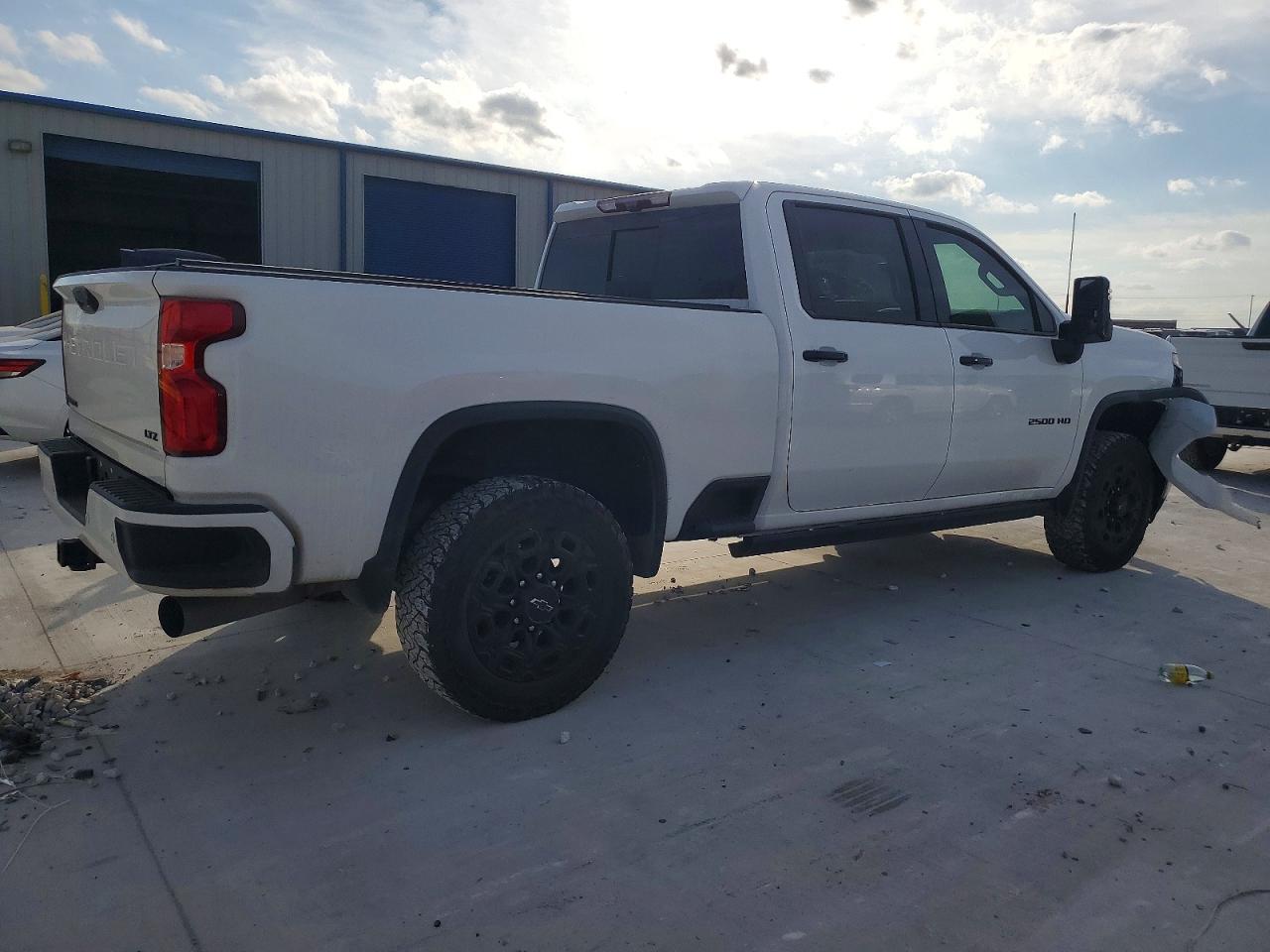 2024 CHEVROLET SILVERADO K2500 HEAVY DUTY LTZ photo 5