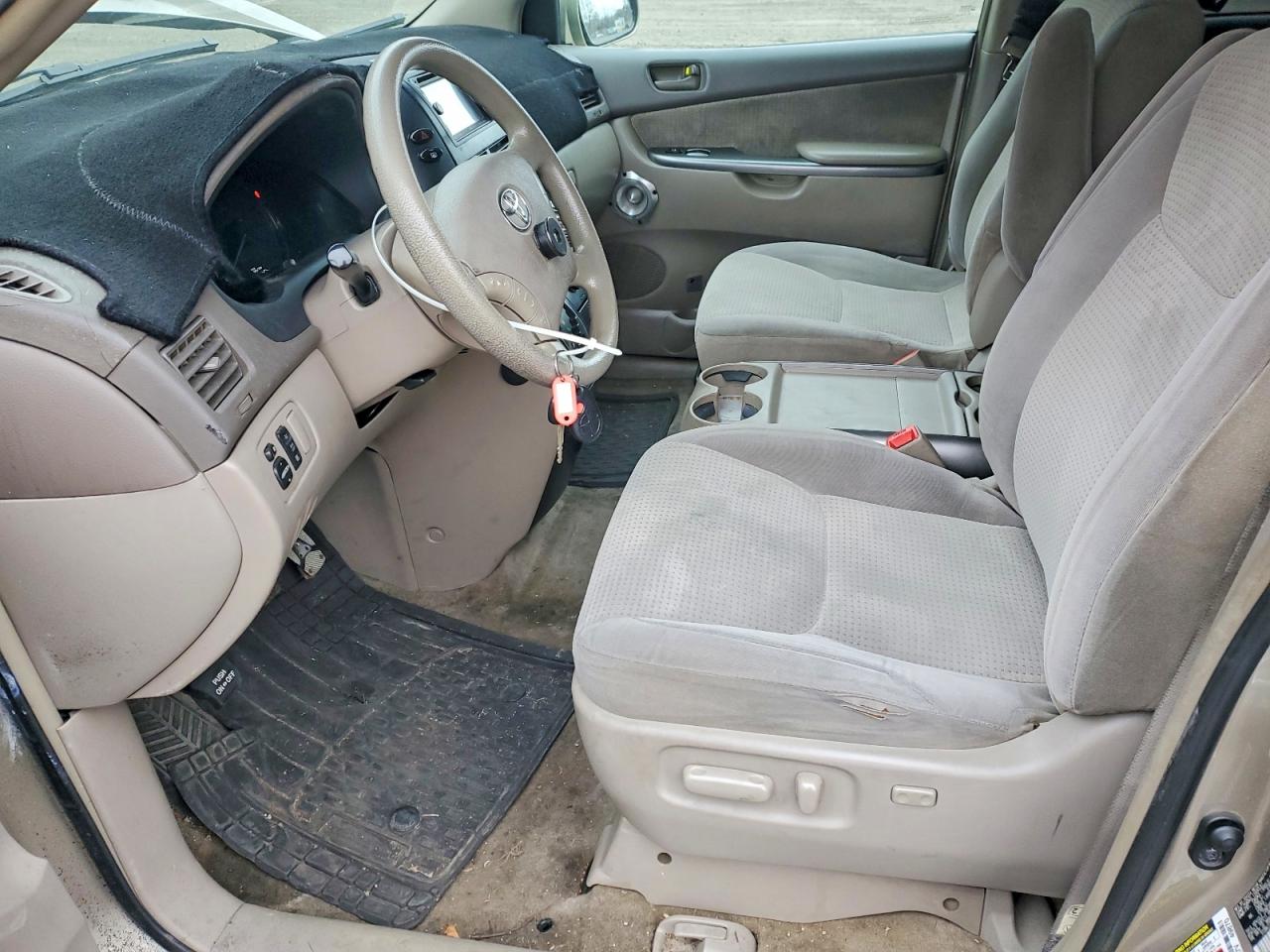2007 TOYOTA SIENNA photo 7