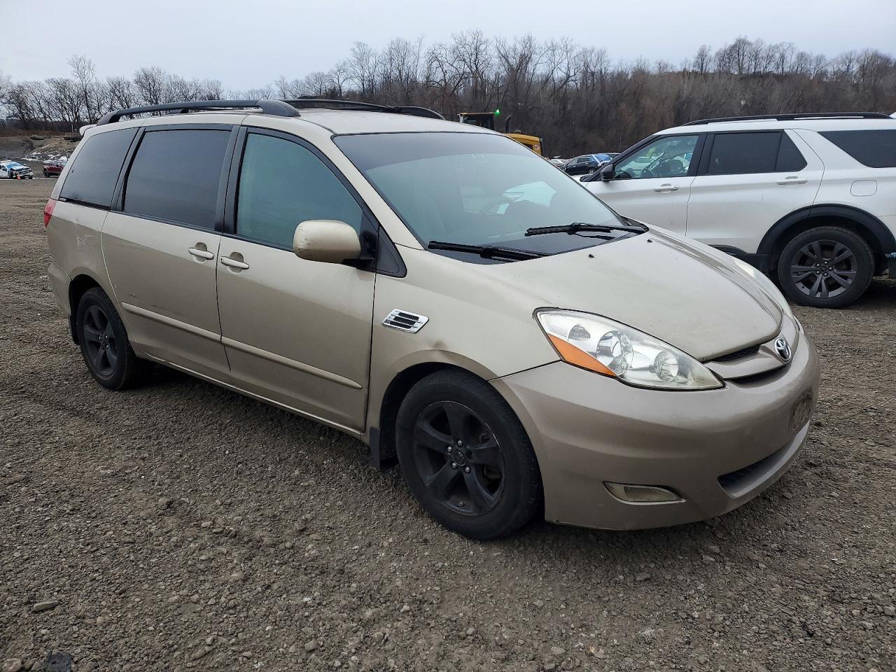 2007 TOYOTA SIENNA photo 4