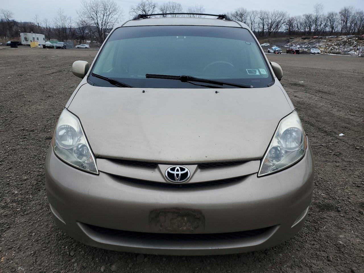 2007 TOYOTA SIENNA photo 5
