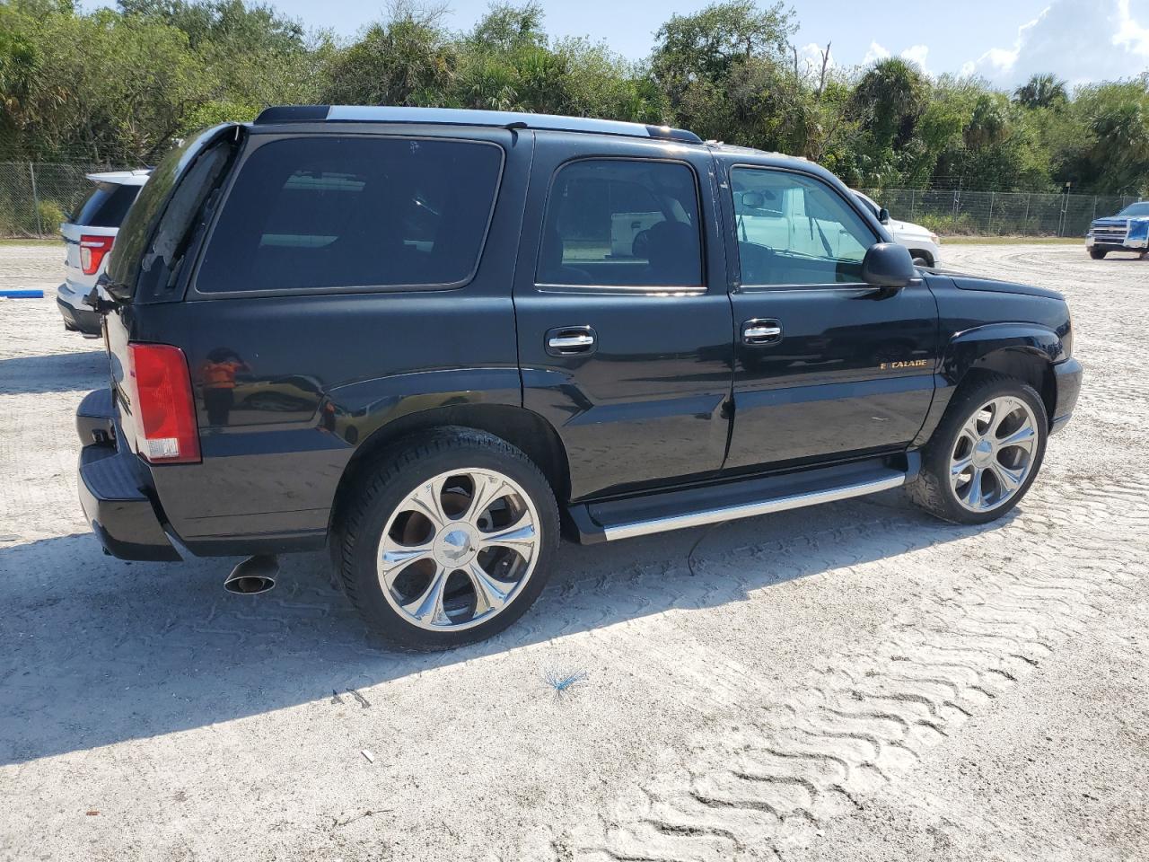 2002 CADILLAC ESCALADE LUXURY photo 5