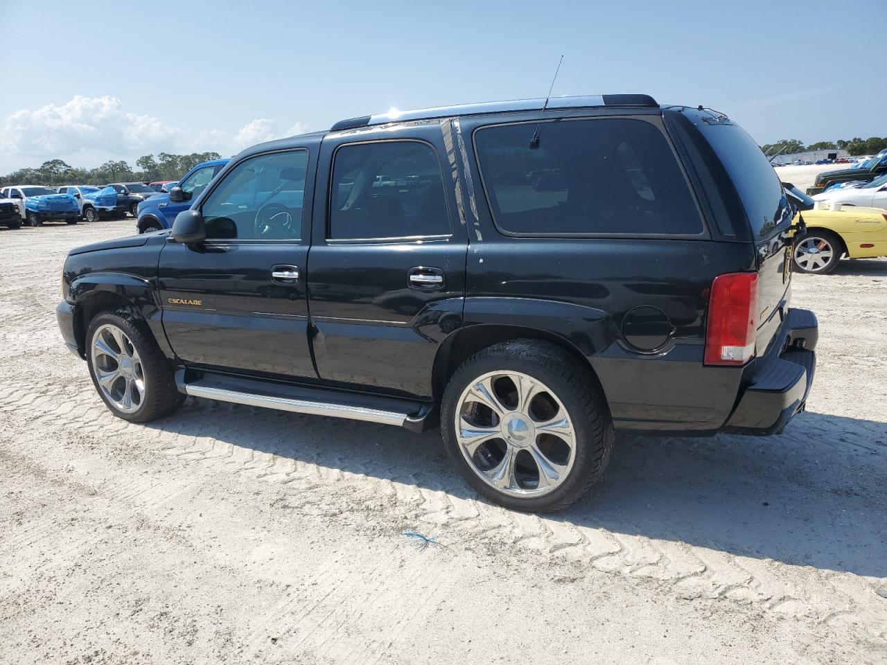 2002 CADILLAC ESCALADE LUXURY photo 3