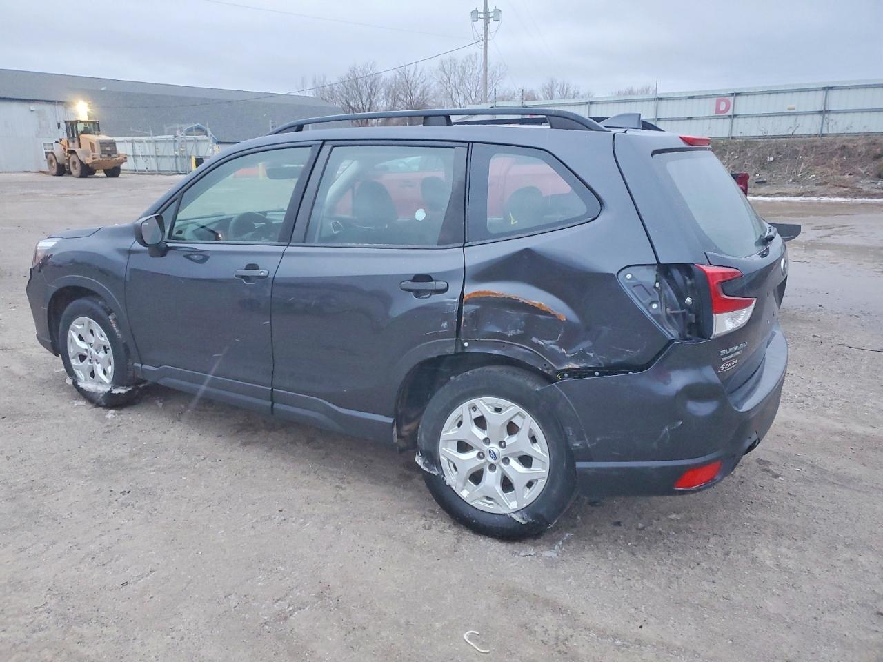 2019 SUBARU FORESTER photo 2