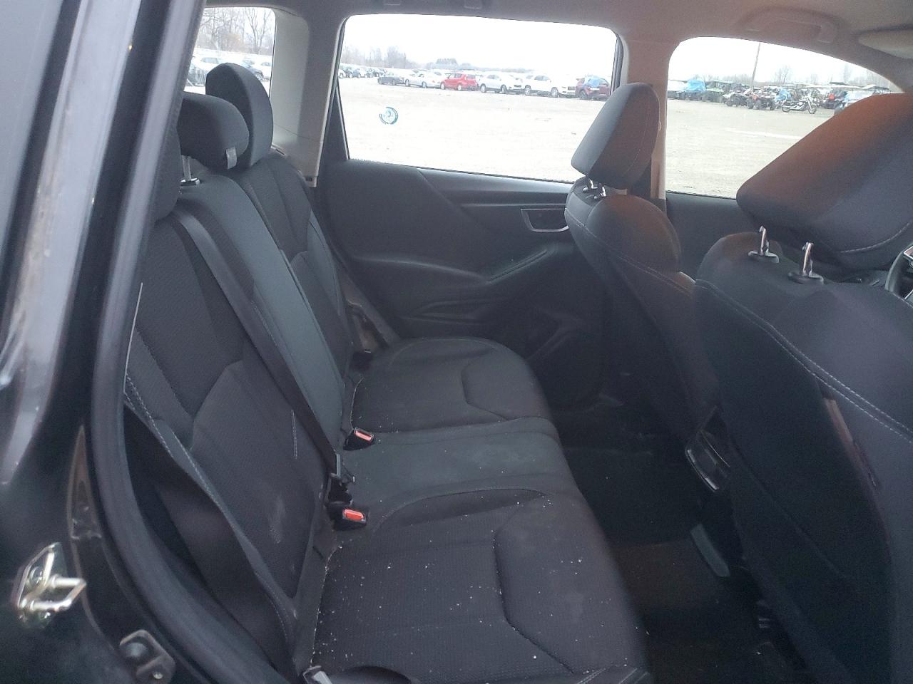 2019 SUBARU FORESTER photo 11