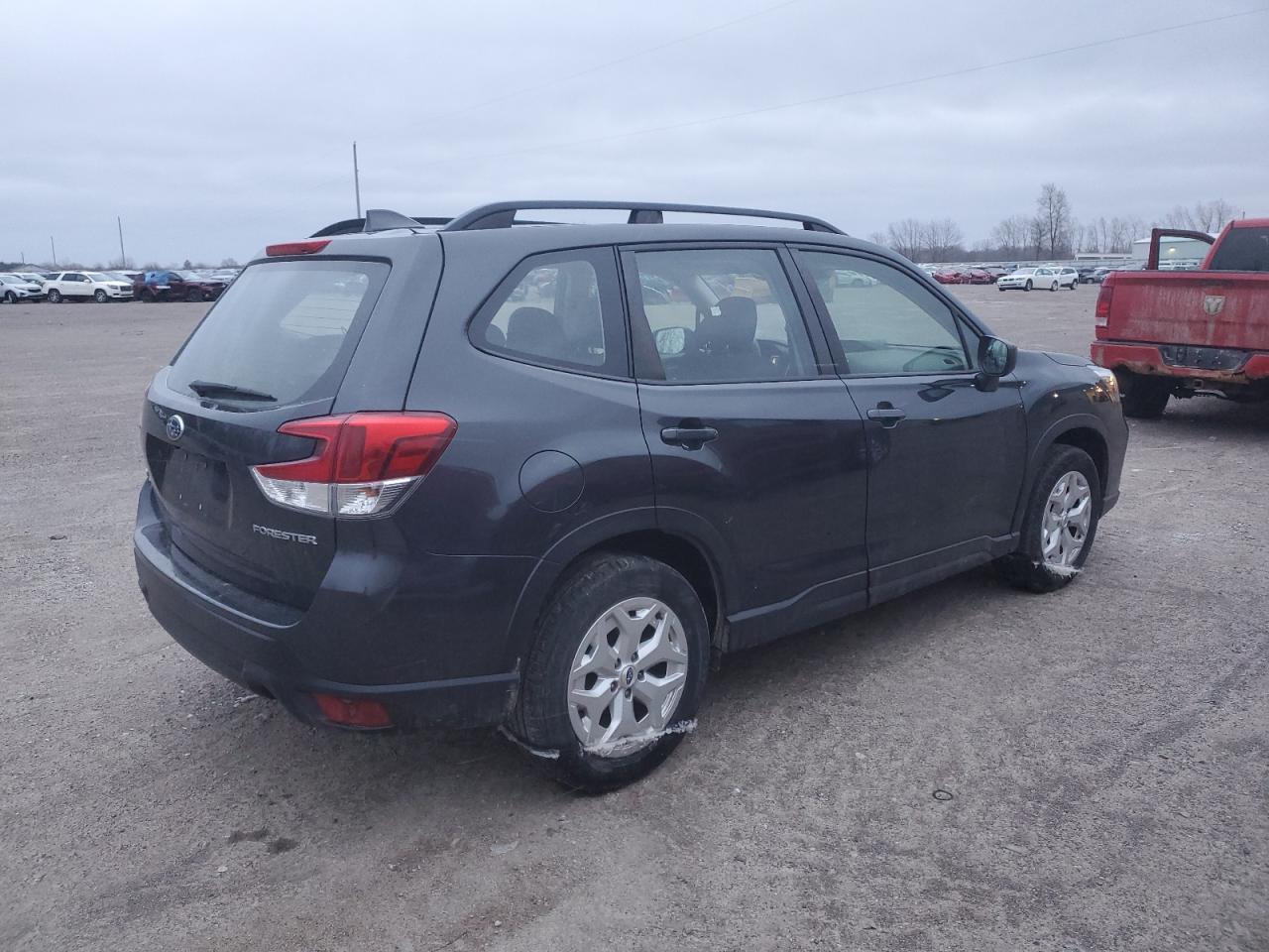 2019 SUBARU FORESTER photo 3