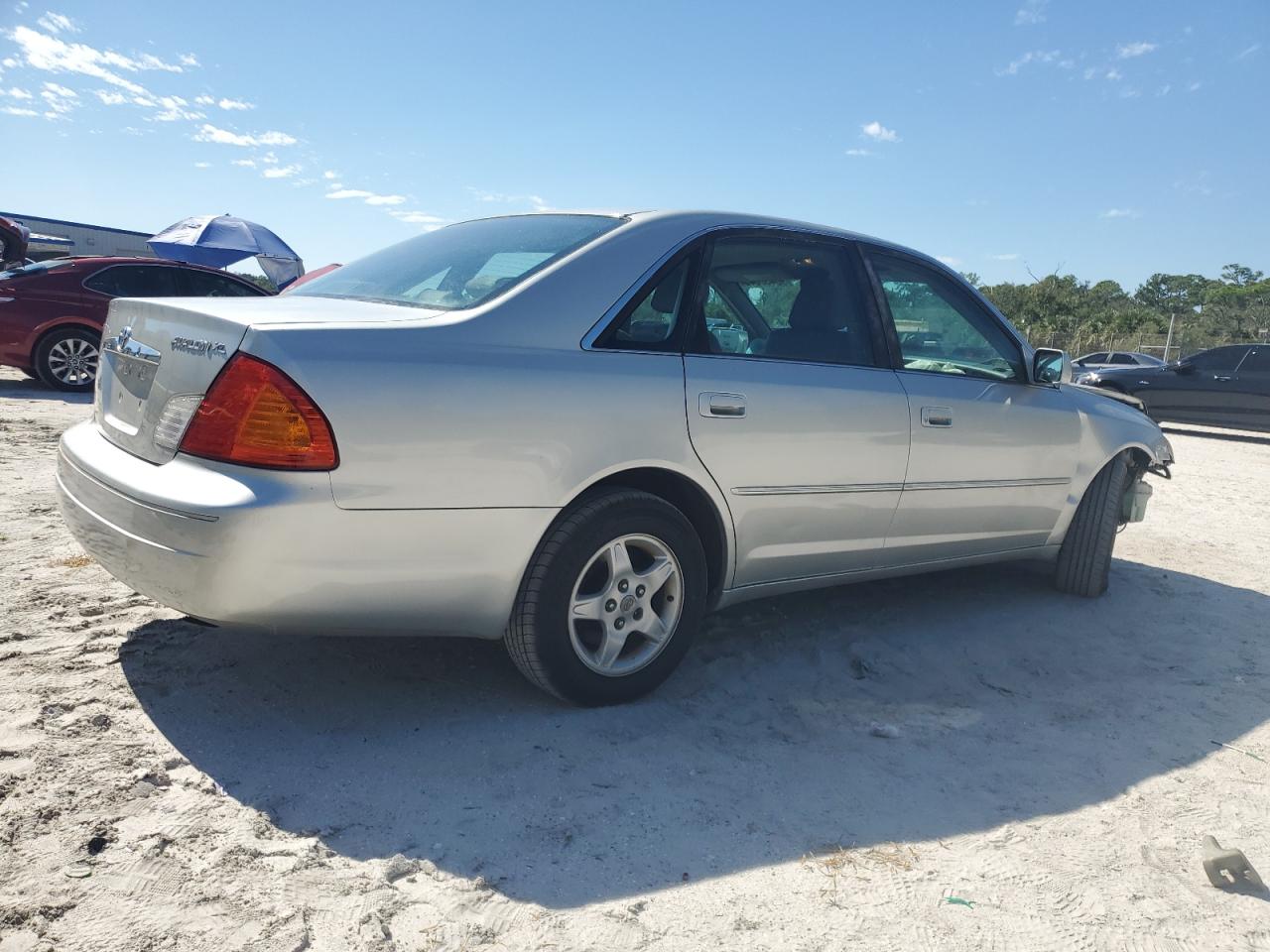 2001 TOYOTA AVALON XL photo 7