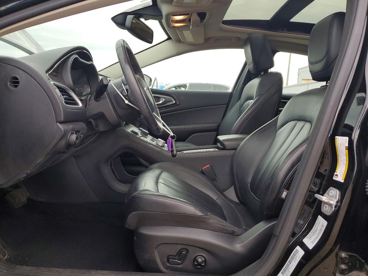 2015 CHRYSLER 200 C photo 7